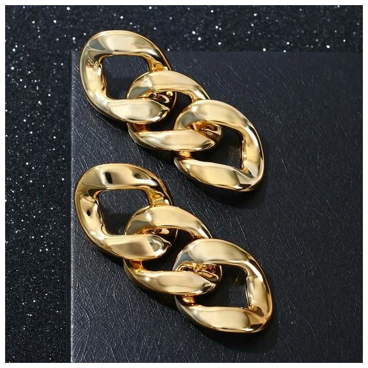 Пластиковая фурнитура