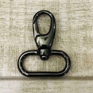 Карабин для сумки. Черный никель 30 мм
