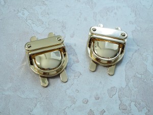 Замок для сумки. Золото 30х30 мм