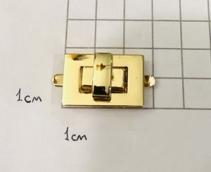 Замок для сумки. Золото 25х15 мм