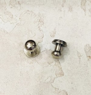 Кобурная кнопка. Никель