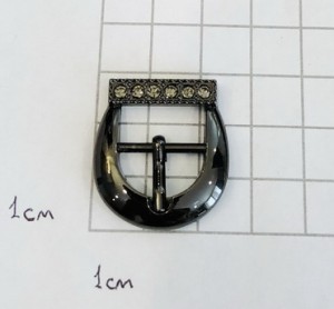 Пряжка. Черный никель + стразы 16 мм
