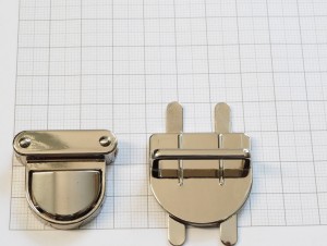 Замок для сумки. Никель 30х30 мм