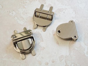 Замок для сумки. Никель 30х30 мм