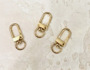 Карабин-застежка. Золото 9 мм