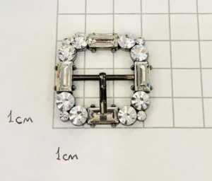 Пряжка. Черный никель + стразы (15 мм)