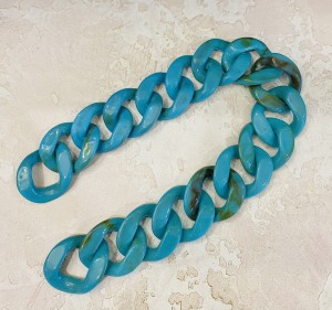 Цепочка пластиковая декоративная 40х33х7 мм