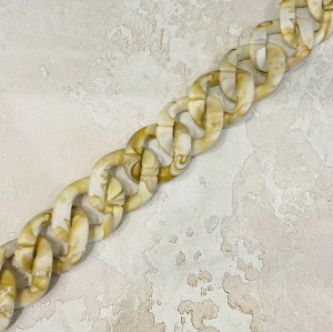 Цепочка пластиковая декоративная 40х32х7 мм