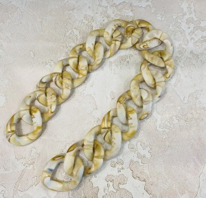 Цепочка пластиковая декоративная 40х32х7 мм