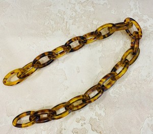 Цепочка пластиковая декоративная 35х19х4 мм