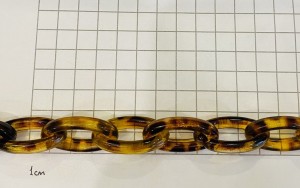 Цепочка пластиковая декоративная 35х19х4 мм