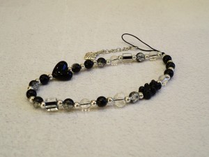 Шнурок для телефона брелок женский украшение браслет на руку