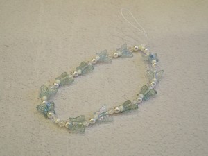 Шнурок для телефона брелок женский украшение браслет на руку