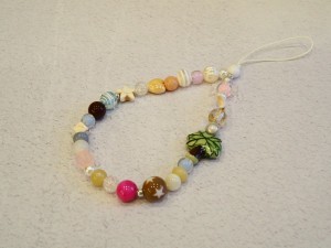 Шнурок для телефона брелок женский украшение браслет на руку