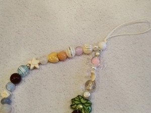 Шнурок для телефона брелок женский украшение браслет на руку