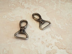 Карабин для сумки. Черный никель браш 20 мм