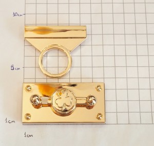 Замок для сумки. Золото 70х35 мм