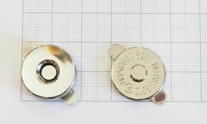 Магнитная кнопка. Никель полированный 18 мм