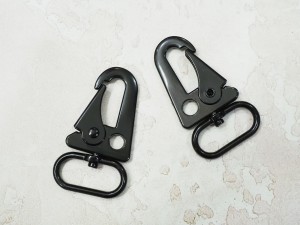 Карабин для ремня. Черный матовый 57х25 мм