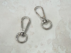 Карабин для сумки. Никель 13 мм