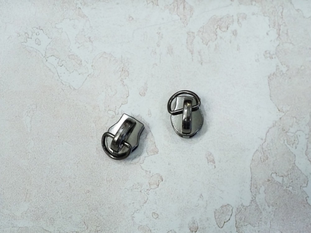 Слайдер для молнии. Черный никель роллинг (тип 8)