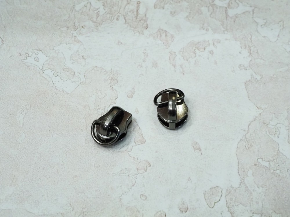 Слайдер для молнии. Черный никель роллинг (тип 8)