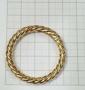 Кольцо карабин для сумки. Золото 30 мм