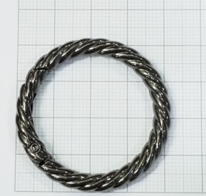 Кольцо карабин для сумки. Черный никель 30 мм