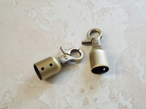 Ручкодержатель с карабином. Антик браш (47х14 мм)