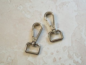 Карабин для сумки. Никель 16 мм